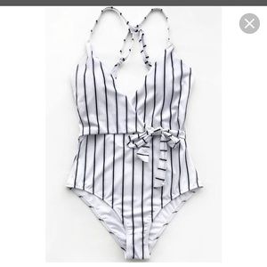 Cupshe striped Swimsuit